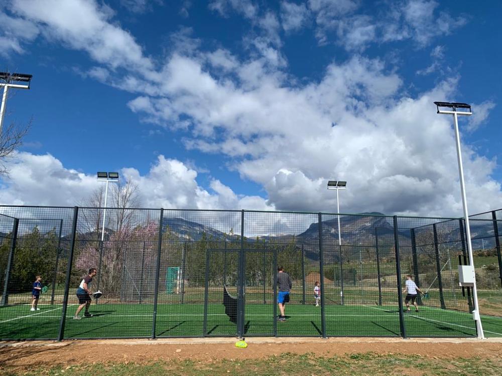 Imagen Nueva pista de pádel en la zona deportiva municipal de Laspuña